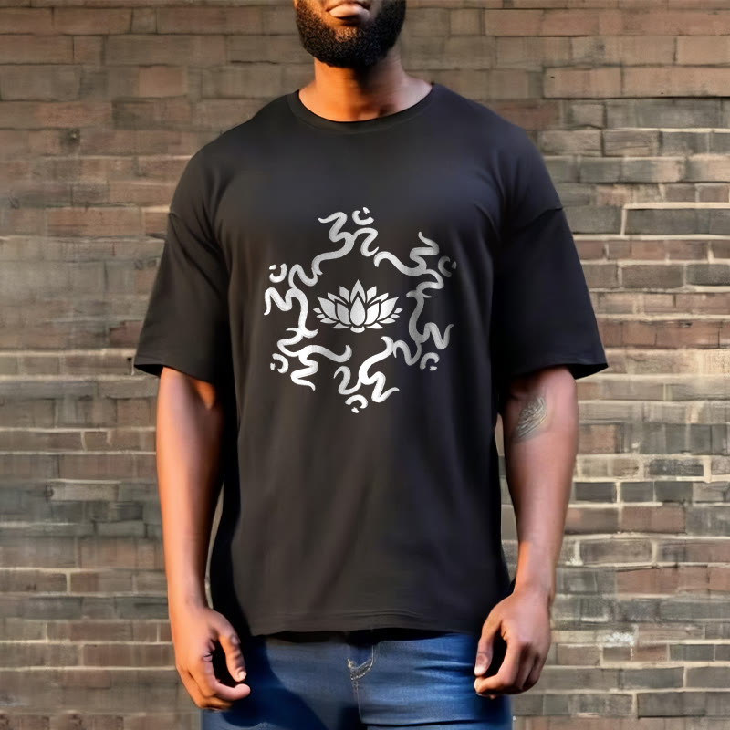 Camiseta con estampado de flor de loto y símbolo OM de Buddha Stones - image 5