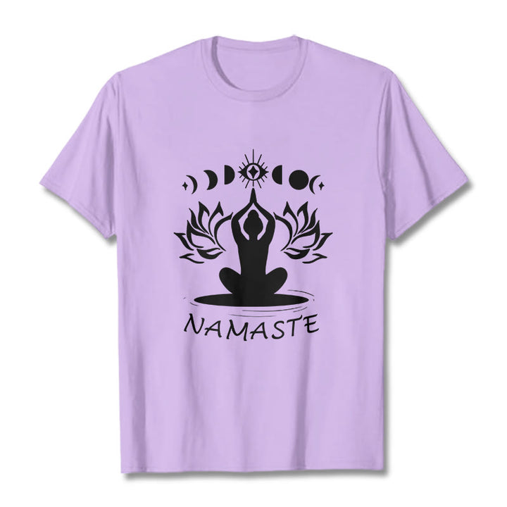 Camiseta informal con figura meditativa de Buddha Stones , con estampado de loto, luna y ojo - Ciruela - 2XL - image 18