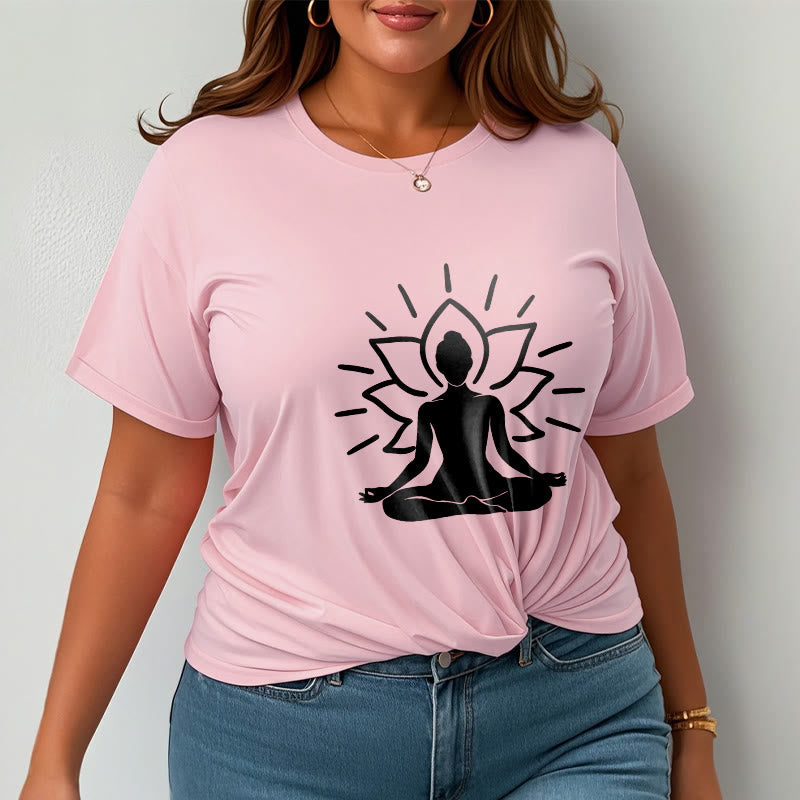 Camiseta informal con estampado de loto y figura meditativa de Buddha Stones - image 14