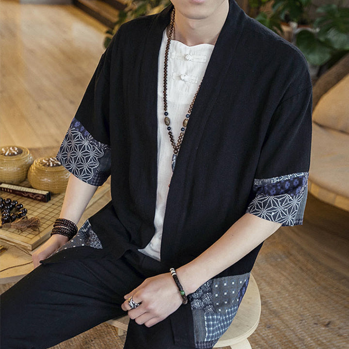 Chaqueta tipo kimono de algodón y lino para hombre, con estampado étnico de Buddha Stones y retazos, de media manga y abertura frontal. - image 8