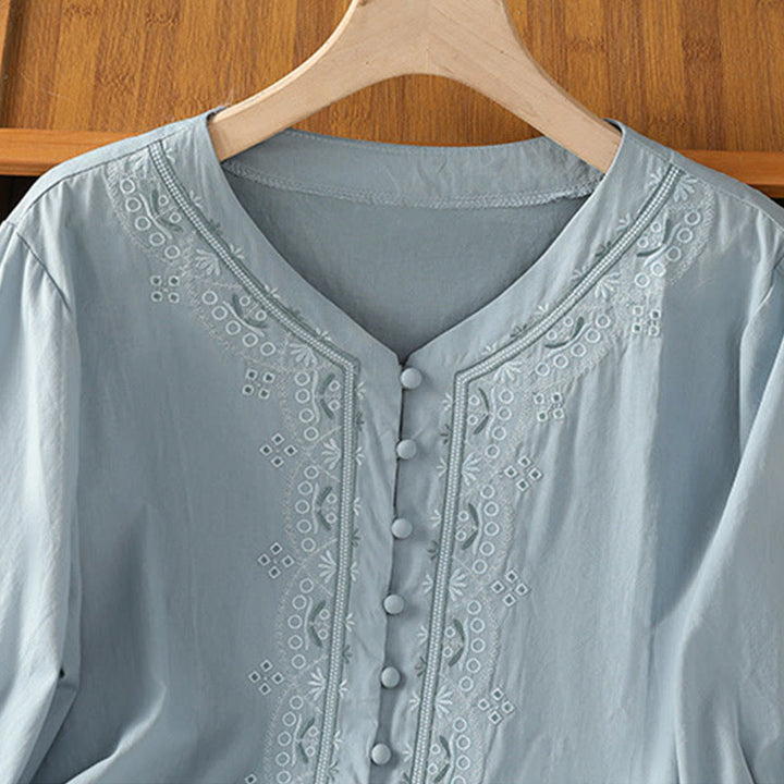 Camisa de algodón con cuello en V y bordado simétrico de Buddha Stones para mujer - image 10