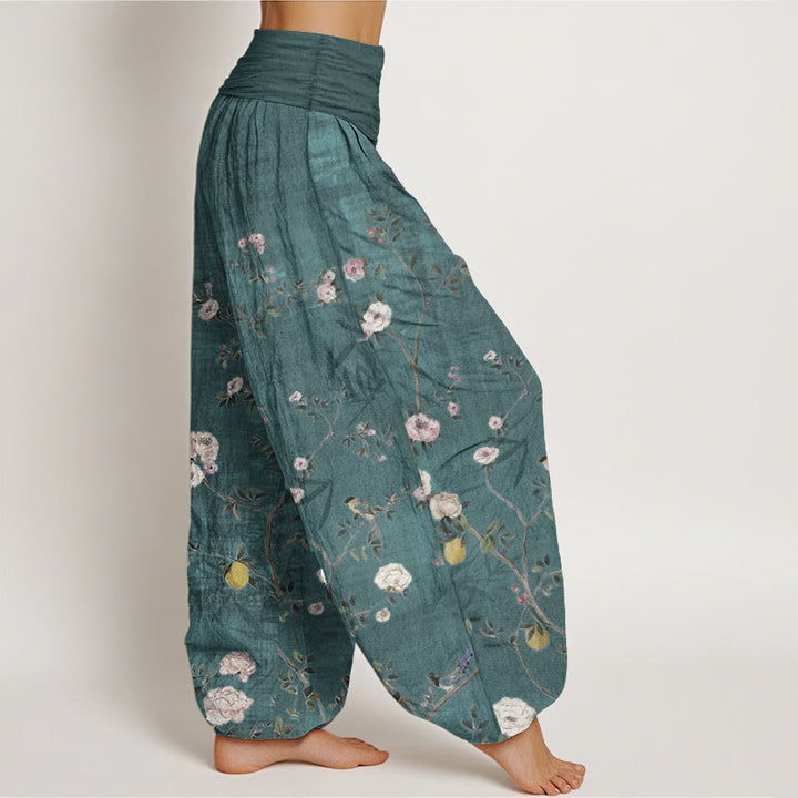 Pantalones harén de algodón puro con diseño de flores blancas y rosas de Buddha Stones , hojas de bambú y frutas, con cintura elástica para mujer
