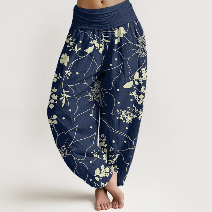 Pantalones harén de cintura elástica para mujer con estampado de flores de pétalos grandes en beige y piedras de Buddha Stones - Azul acero - US22，UK/AU26，EU54 (6XL) - image 0