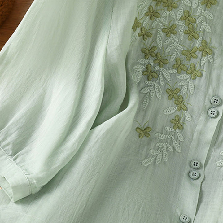 Camisa de mujer de media manga con botones de algodón y bordado de hojas y Buddha Stones