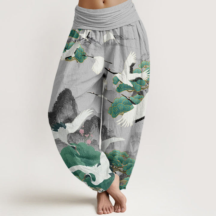 Pantalones harén para mujer con diseño de paisaje de pinos verdes y grullas de Buddha Stones - Gris claro - US22，UK/AU26，EU54 (6XL) - image 0