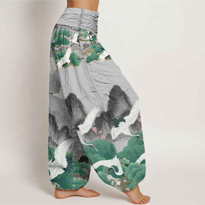 Pantalones harén para mujer con diseño de paisaje de pinos verdes y grullas de Buddha Stones - image 2