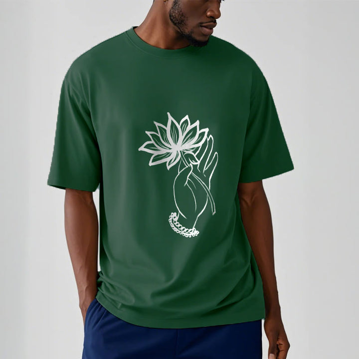 Camiseta de algodón con estampado de flor de loto y manos de Buddha Stones - image 12