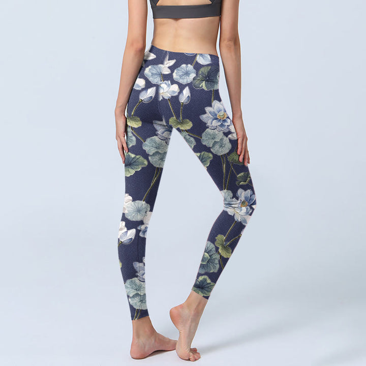 Leggings de yoga para mujer con estampado de pintura al óleo de flores de loto azules y blancas y Buddha Stones - image 4