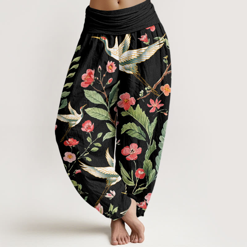 Pantalones harén con cintura elástica para mujer, informales, con estampado de grullas y flores rojas de Buddha Stones - Negro - US22，UK/AU26，EU54 (6XL) - image 0
