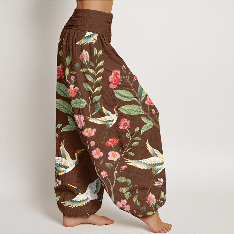 Pantalones harén con cintura elástica para mujer, informales, con estampado de grullas y flores rojas de Buddha Stones - image 5