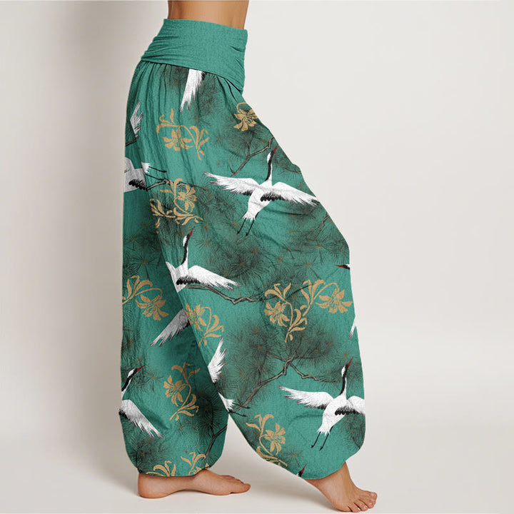 Pantalones harén de cintura elástica para mujer con estampado de grulla de corona roja y pino con piedras de Buddha Stones - image 1