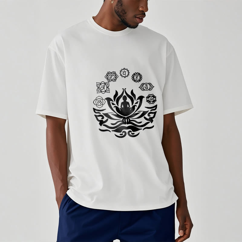 Camiseta con diseño de flor de loto de Buda y mantras sánscritos con símbolo OM de Buddha Stones - image 2