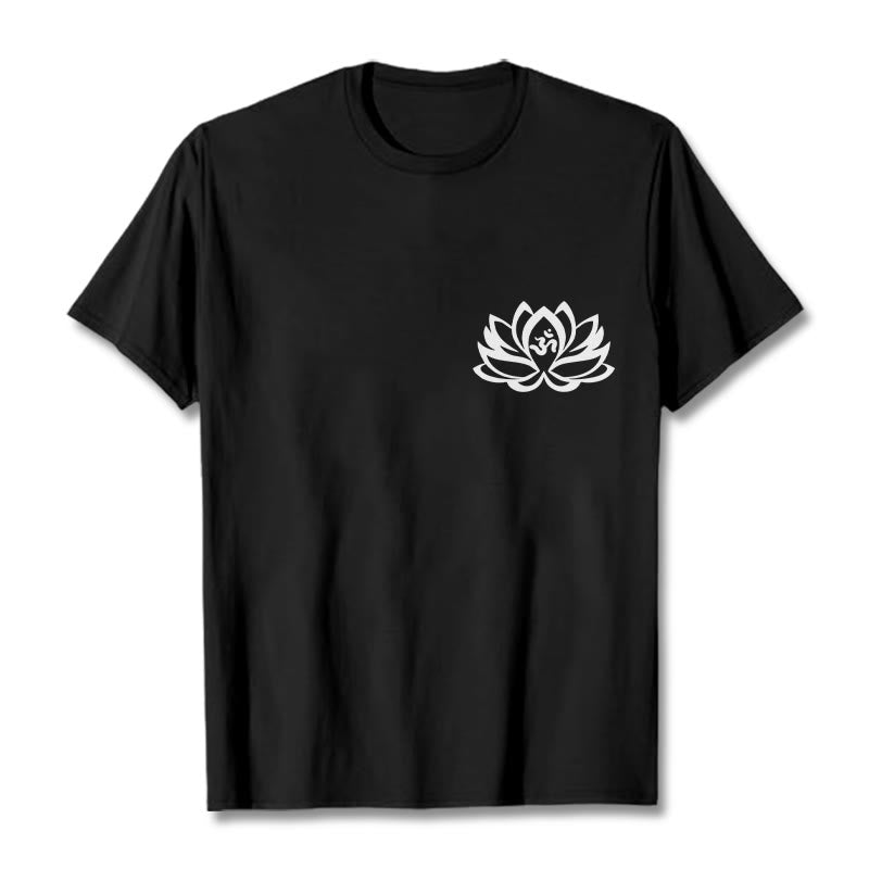 Camiseta con diseño de flor de loto y símbolo OM de Buddha Stones - Negro - 2XL - image 1