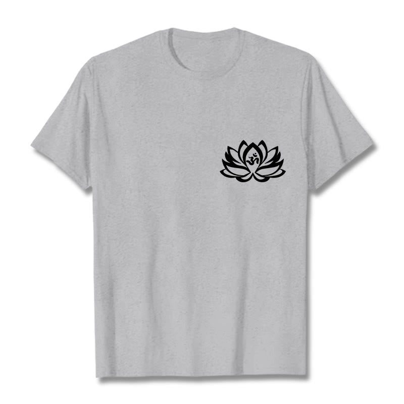 Camiseta con diseño de flor de loto y símbolo OM de Buddha Stones - Gris claro - 2XL - image 20