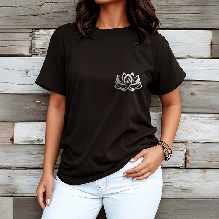 Camiseta con diseño de flor de loto y símbolo OM de Buddha Stones - image 4