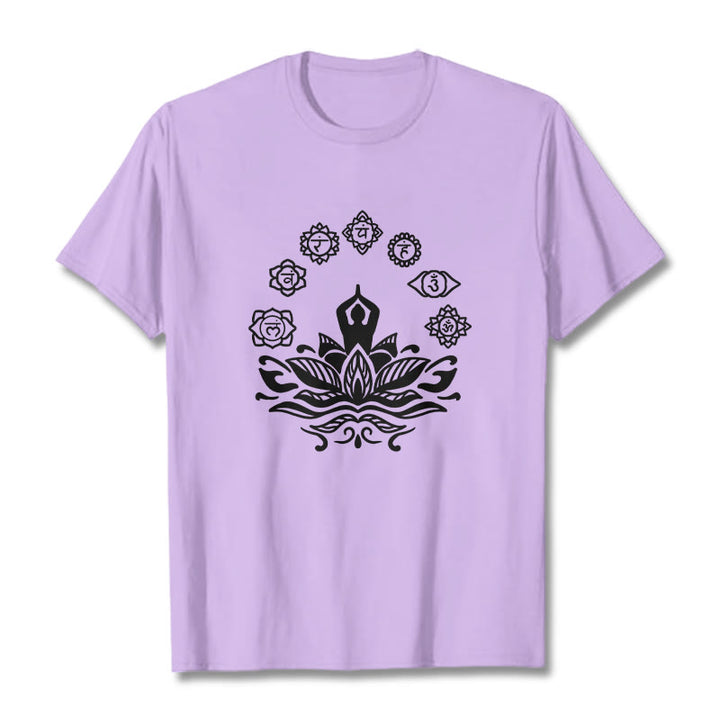 Camiseta de algodón con diseño de Buddha Stones meditando, flor de loto y siete chakras - Ciruela - 2XL - image 17