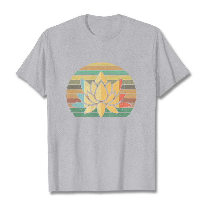 Camiseta de algodón con estampado de flor de loto y fondo a rayas retro informal con Buddha Stones - Gris claro - 2XL - image 20