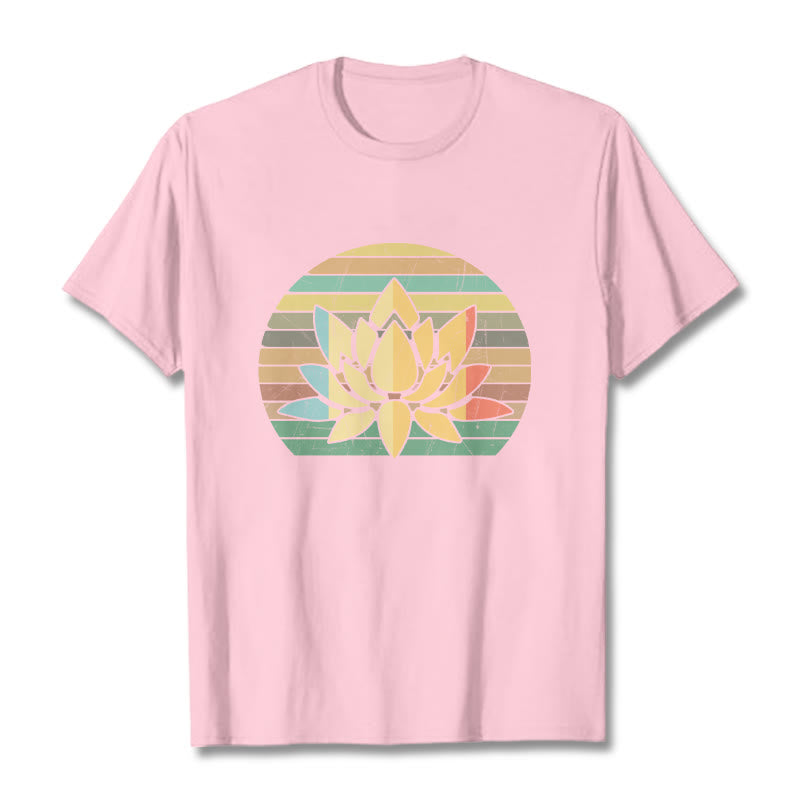 Camiseta de algodón con estampado de flor de loto y fondo a rayas retro informal con Buddha Stones - Rosa claro - 2XL - image 13