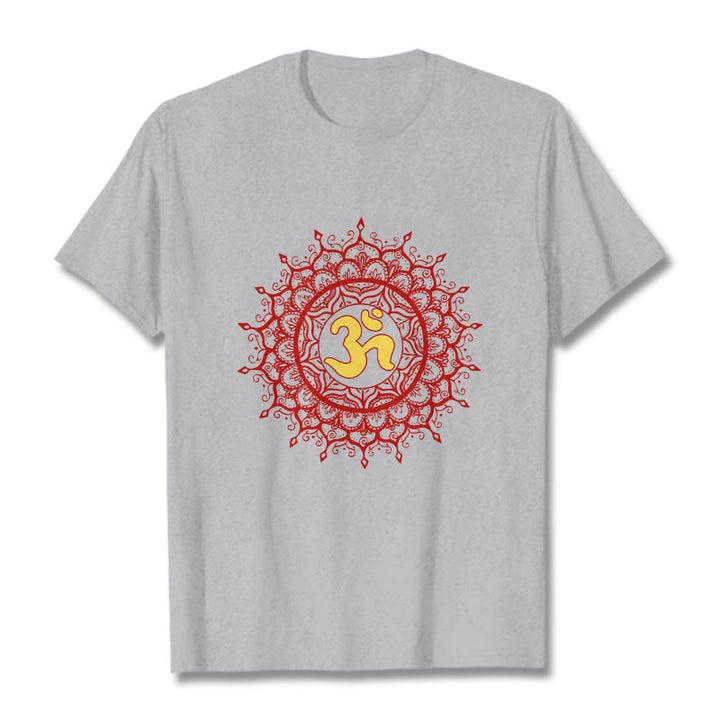 Camiseta informal de algodón con estampado de símbolo Om y mandala rojo de Buddha Stones - Gris claro - 2XL - image 19