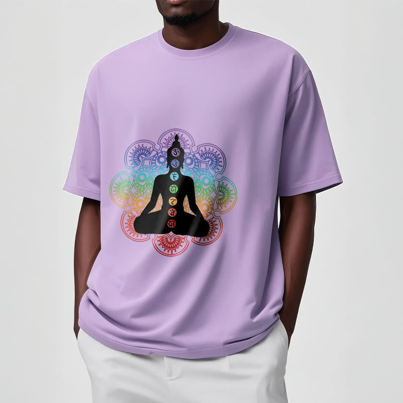 Camiseta de algodón con estampado de mandala colorido y figura meditativa de Buddha Stones - image 18