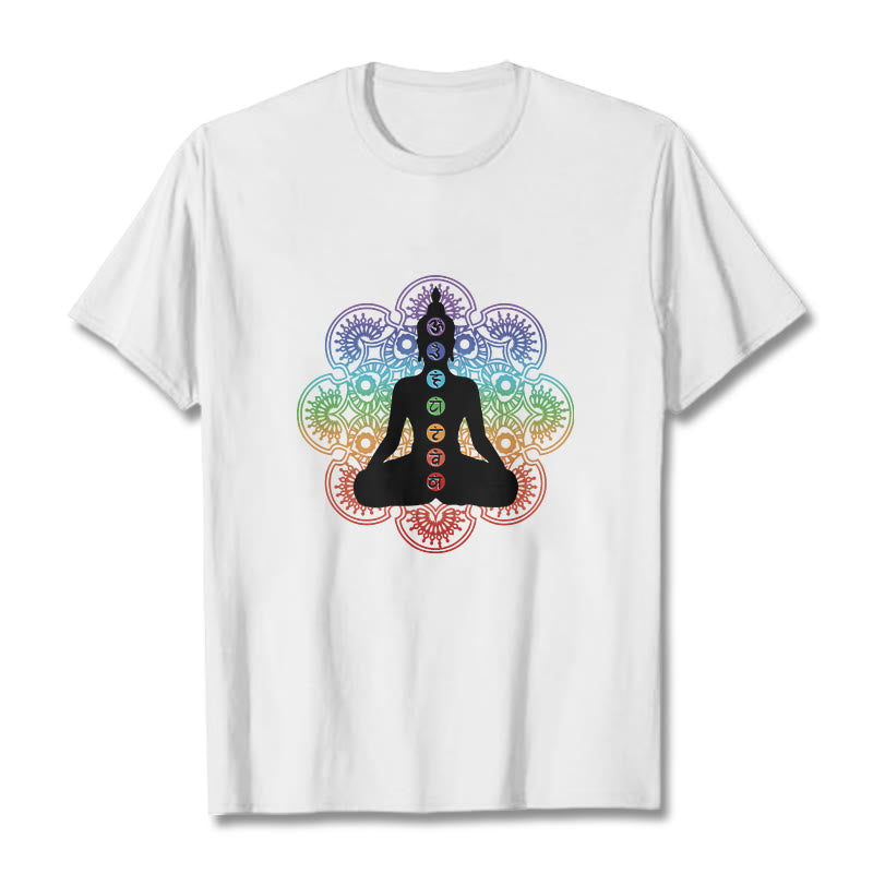 Camiseta de algodón con estampado de mandala colorido y figura meditativa de Buddha Stones - Blanco - 2XL - image 6