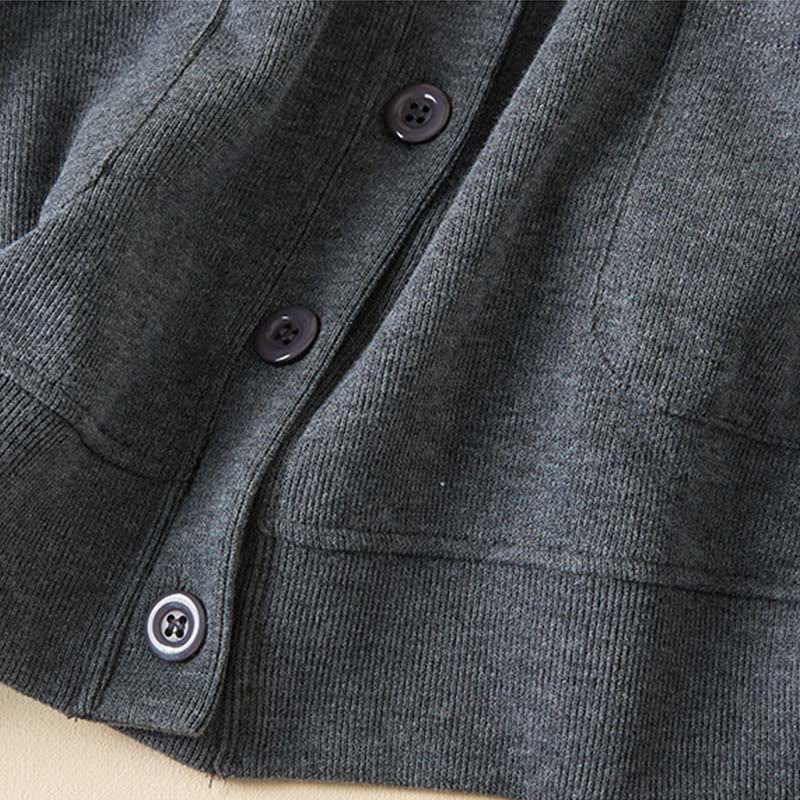 Chaqueta con capucha y bolsillos para mujer con estampado de Buddha Stones y botones lisos. - image 3