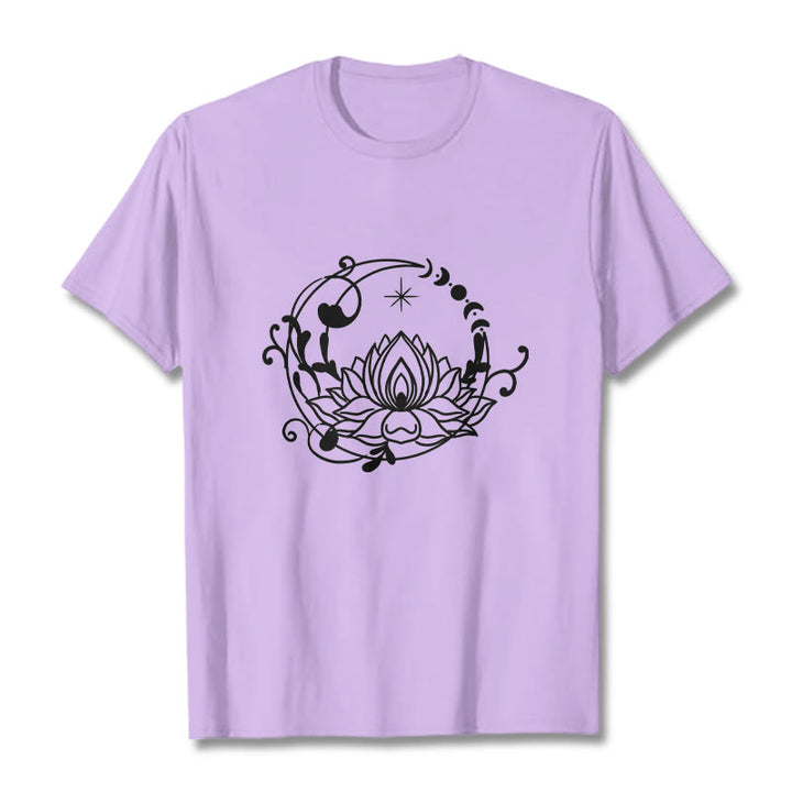 Camiseta de algodón con diseño simple de Buddha Stones, flor de loto, luna y enredaderas. - Ciruela - 2XL - image 17