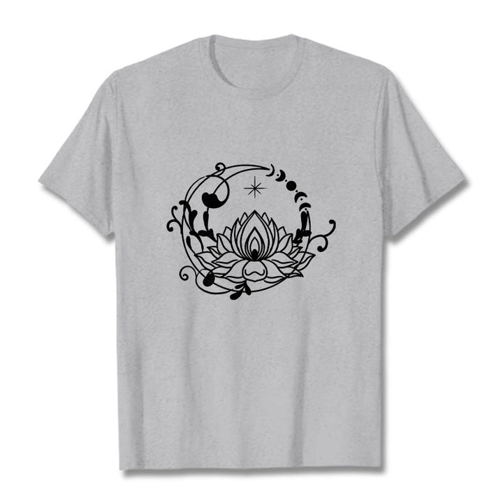 Camiseta de algodón con diseño simple de Buddha Stones, flor de loto, luna y enredaderas. - Gris claro - 2XL - image 20