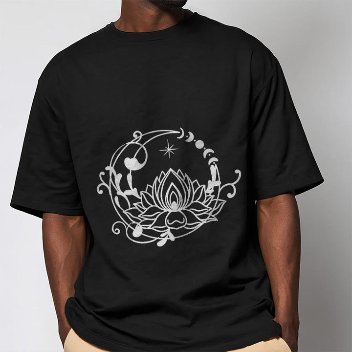 Camiseta de algodón con diseño simple de Buddha Stones, flor de loto, luna y enredaderas. - image 6