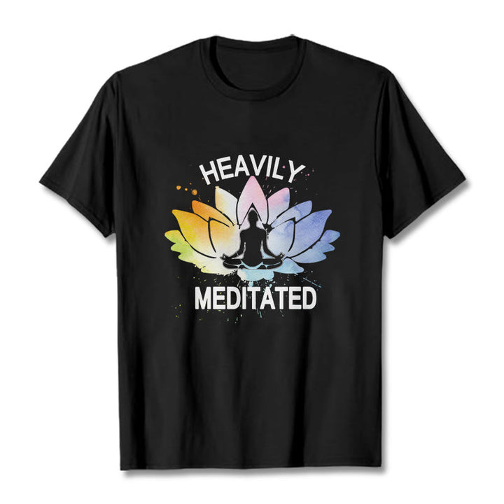 Camiseta de algodón con estampado de figura de meditación de flor de loto colorida y Buddha Stones - Negro - 2XL - image 1