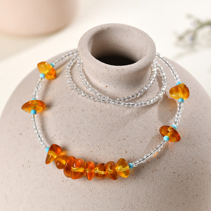 Collar con colgante de ámbar irregular con cuentas de cristal blanco y Buddha Stones - image 2