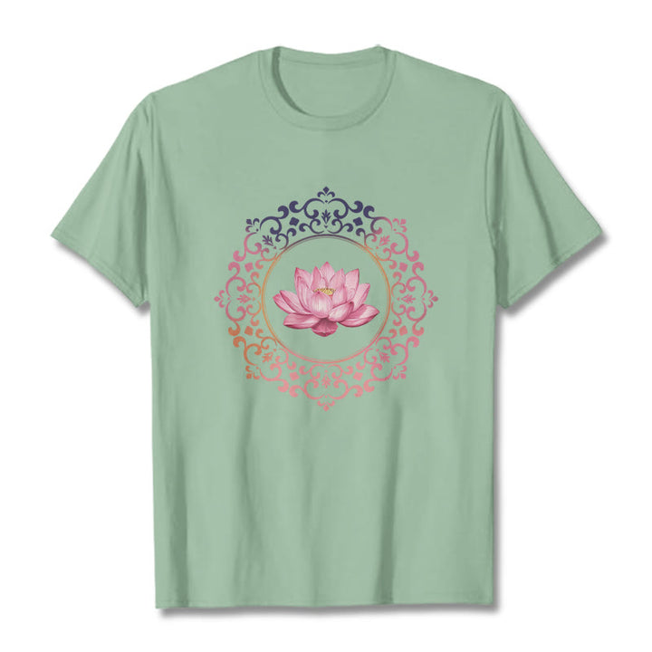 Camiseta de algodón con estampado de loto rosa y mandala de Buddha Stones - Verde pálido - 2XL - image 14