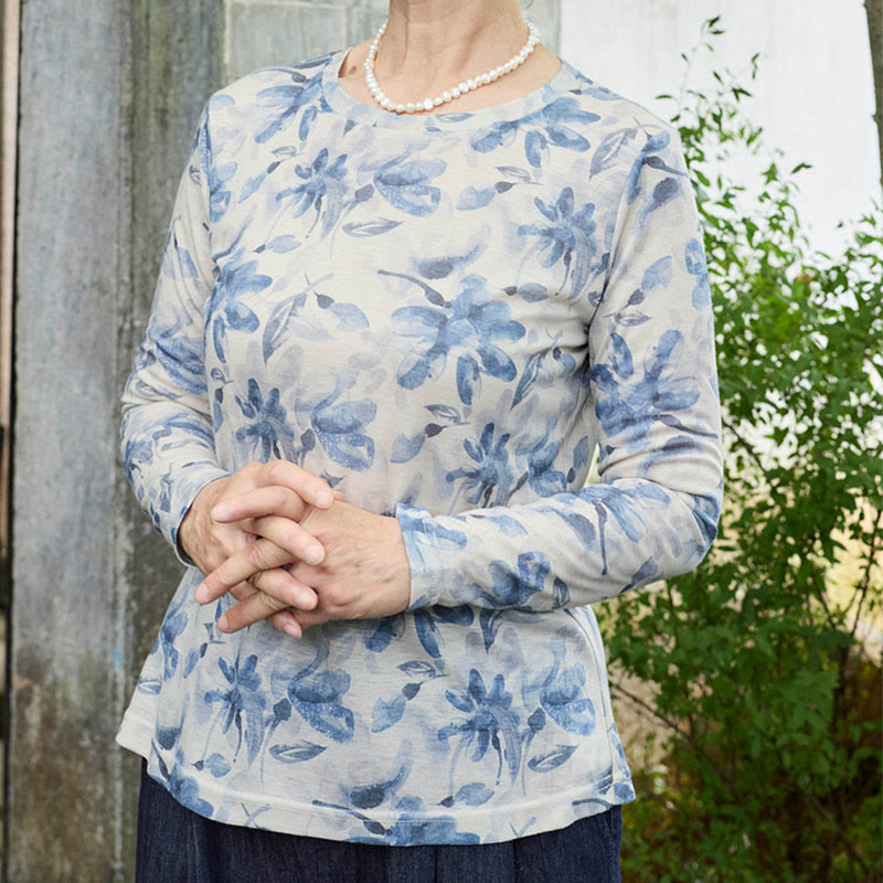 Camiseta de manga larga para mujer con estampado floral azul otoñal de Buddha Stones para adultos mayores - image 4
