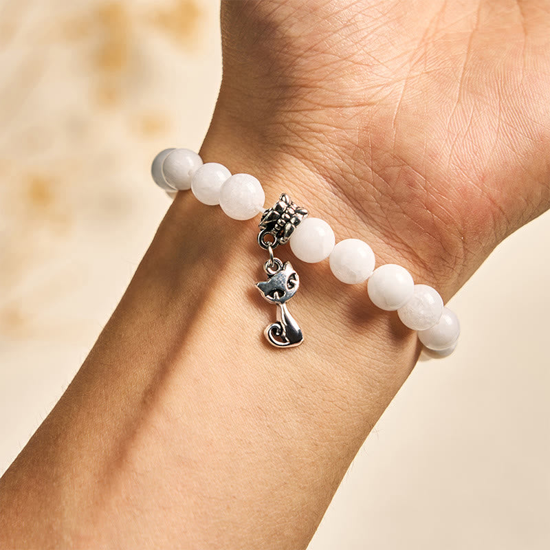 Pulsera positiva con cuentas de calcedonia blanca natural y gato blanco de Buddha Stones - image 4