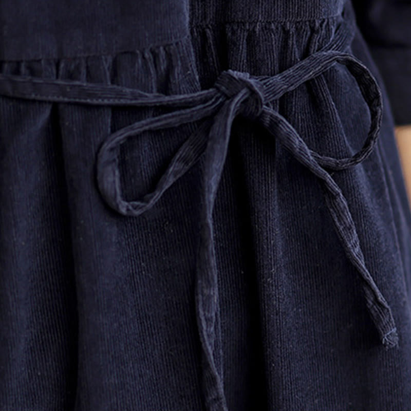 Vestido midi de pana de algodón, manga larga, cuello redondo, volantes y bolsillos con diseño de Buddha Stones y cordones - image 9