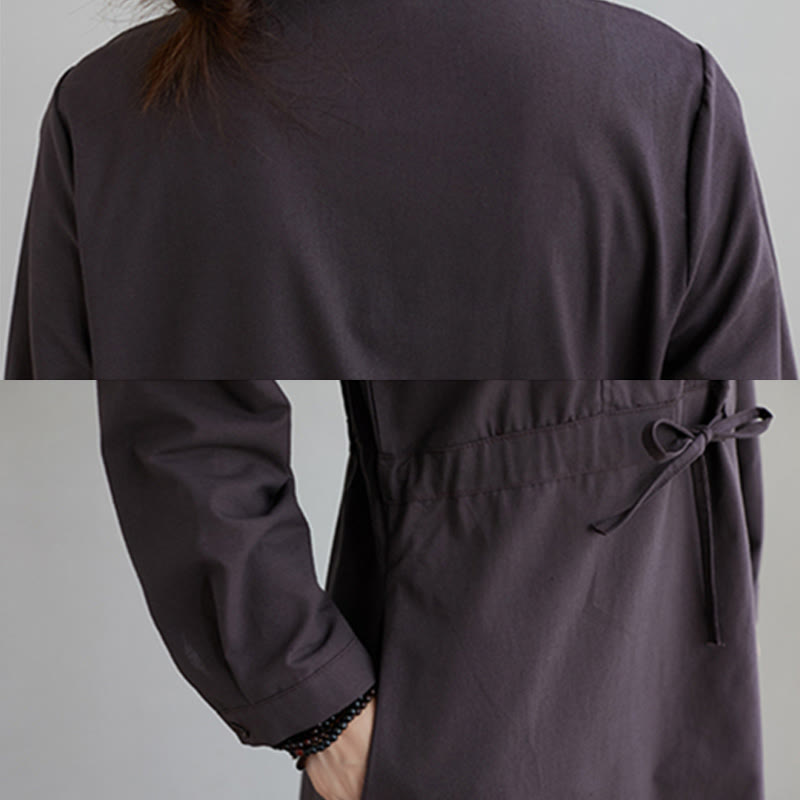 Vestido midi de algodón de manga larga con solapa, bolsillos y diseño de Buddha Stones Fall en color liso con cordones - image 16