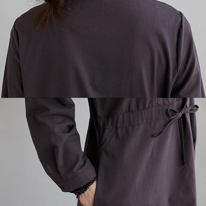 Vestido midi de algodón de manga larga con solapa, bolsillos y diseño de Buddha Stones Fall en color liso con cordones - image 16