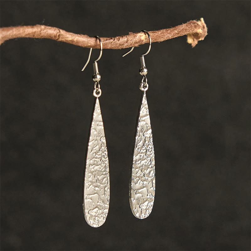 Pendientes elegantes de acero de titanio con marcas de martillo de equilibrio de Buddha Stones - Forma de lágrima plateada (postes de acero de titanio) - image 2