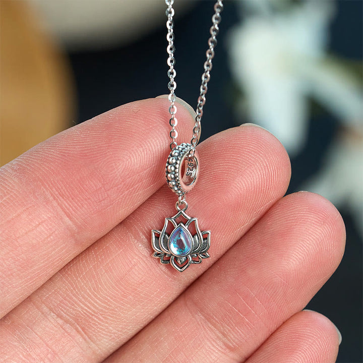 Collar con colgante de piedra lunar con diseño de loto en plata de ley 925 y Buddha Stones - image 3