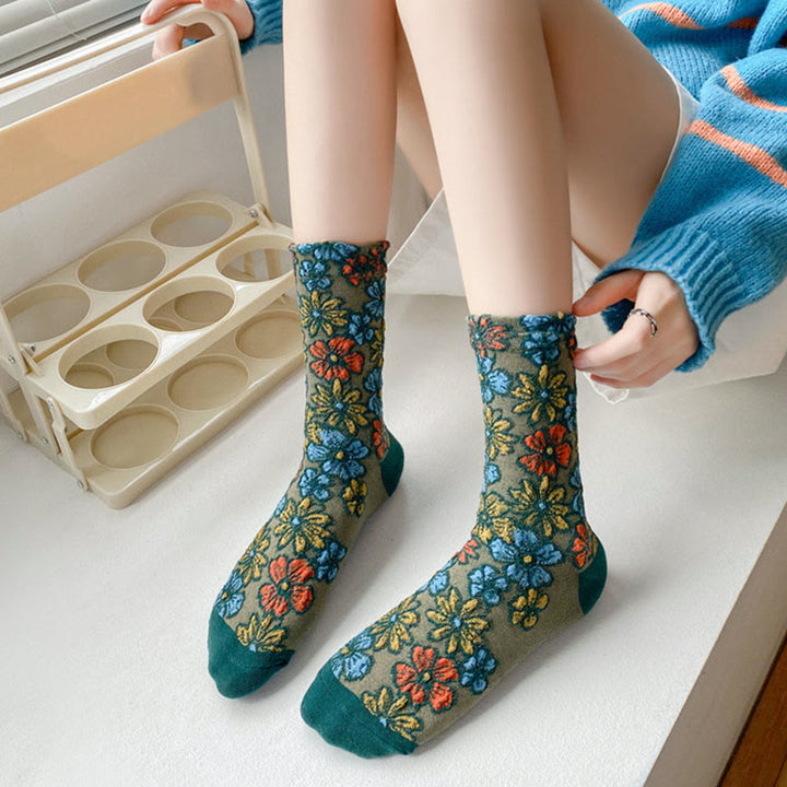 Calcetines de algodón para mujer con diseño floral texturizado étnico y colores contrastantes de Buddha Stones - image 13