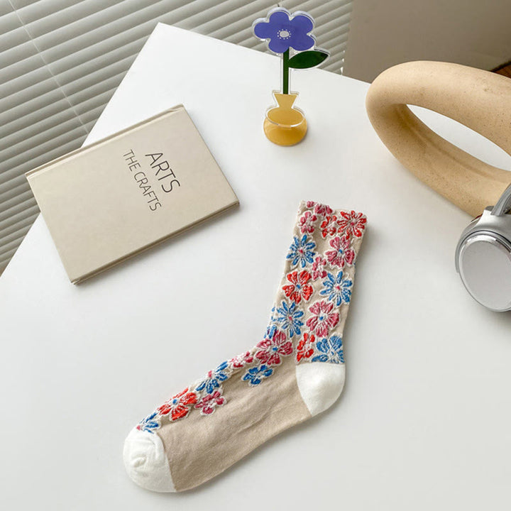 Calcetines de algodón para mujer con diseño floral texturizado étnico y colores contrastantes de Buddha Stones - Broncearse - Talla única (US4. 4-9, UE 34-39, UK/ AU 2,5-6, Asia 22-24,5 cm) - image 4