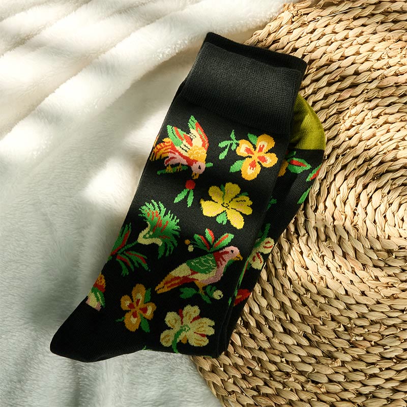 Calcetines unisex de algodón con diseño de pájaros y flores en Buddha Stones para hombre y mujer - image 1