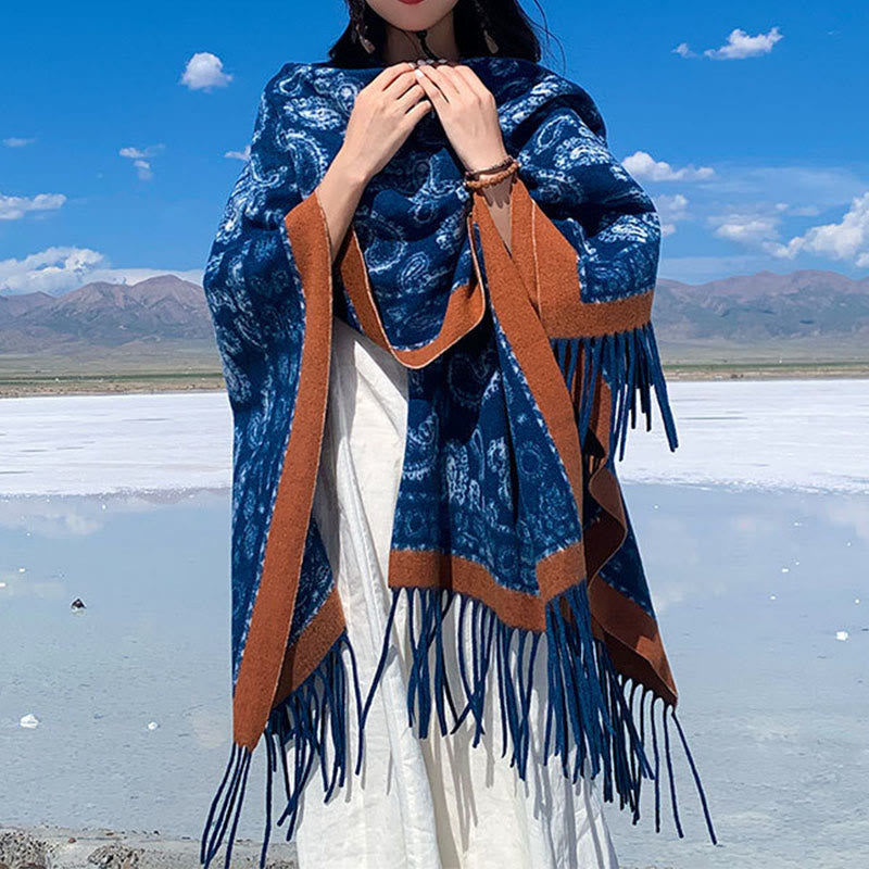 Bufanda chal con borlas y diseño de patchwork con estampado paisley azul marino de Buddha Stones - image 1