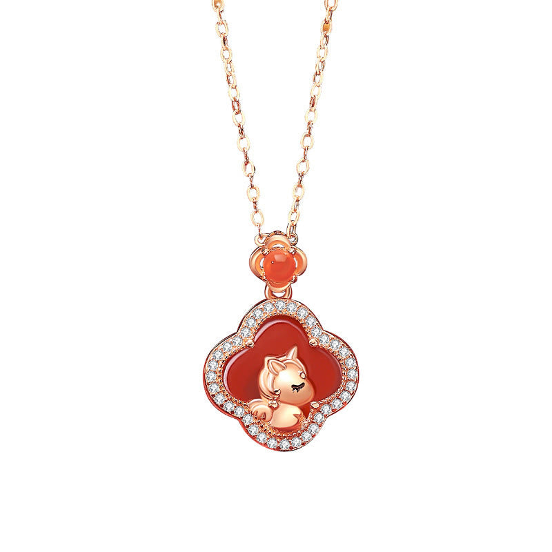 Colgante de plata de ley 925 con diseño de caballo y trébol de cuatro hojas, ágata roja y piedras de Buddha Stones. - image 3