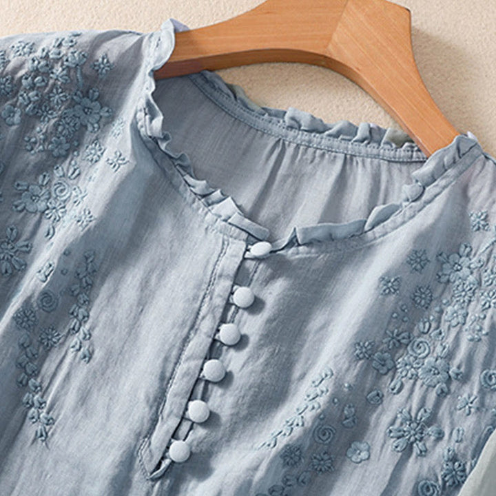 Camisa informal de manga corta abullonada con diseño floral bordado y botones lisos de Buddha Stones para mujer - image 5