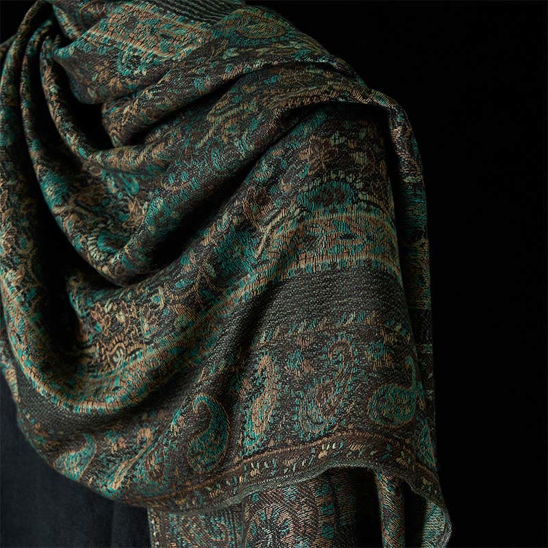 Bufanda tipo chal acogedora con borla, estampado geométrico de rayas y flores de anacardo en verde primavera de Buddha Stones - image 3