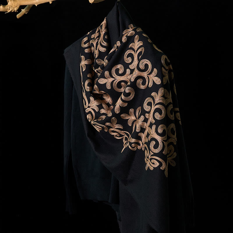 Buddha Stones Bufanda chal acogedor con borlas y estampado de flores doradas en forma de diamante negro de invierno - Negro - 190*74cm - image 0