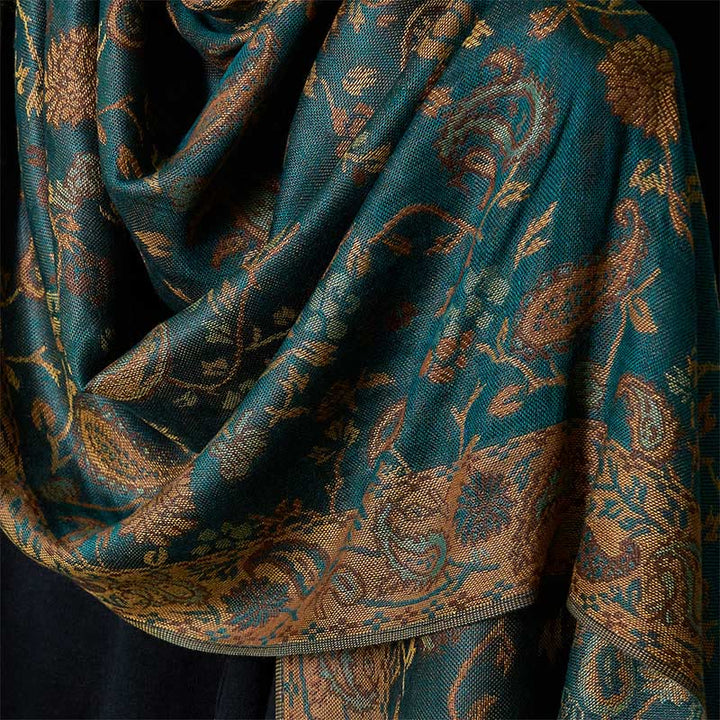 Bufanda chal suave con borlas y estampado floral de hojas y flores de anacardo verde oscuro de Buddha Stones - image 8
