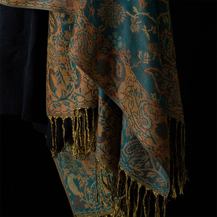 Bufanda chal suave con borlas y estampado floral de hojas y flores de anacardo verde oscuro de Buddha Stones - image 6