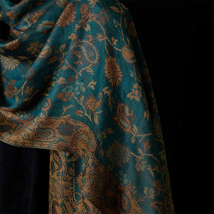 Bufanda chal suave con borlas y estampado floral de hojas y flores de anacardo verde oscuro de Buddha Stones - image 10